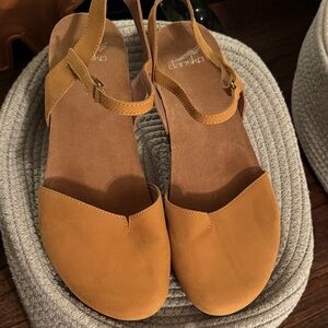 Dansko Women's Mustard Sandals